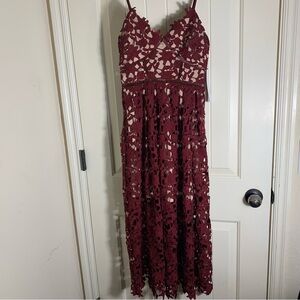 Aqua NWT Burgundy Lace Midi Dress With Nude Underlining . Size Small